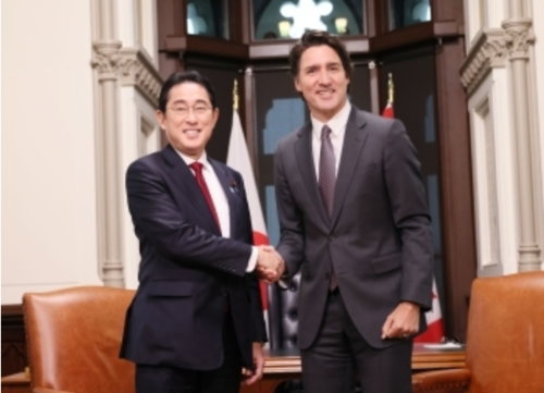 岸田文雄とカナダのトルドー首相.PNG